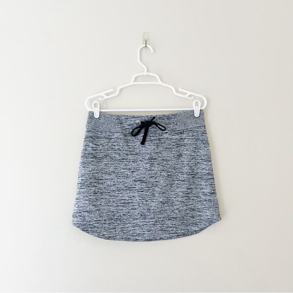Athleta Heathered Gray Knit Sweater Mini Skirt, Size Medium - Picture 1 of 8